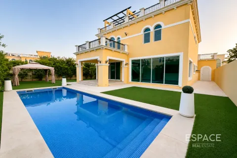 Villa in Legacy Nova Villas, Jumeirah Park, Dubai 4 bedrooms, 455 sq.m. № 122627 - photo 16