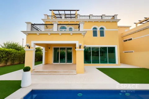 Villa in Legacy Nova Villas, Jumeirah Park, Dubai 4 bedrooms, 455 sq.m. № 122627 - photo 15