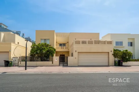 Villa à Meadows, Dubai, 5 chambres, 391 m², № 122622 - photo 3