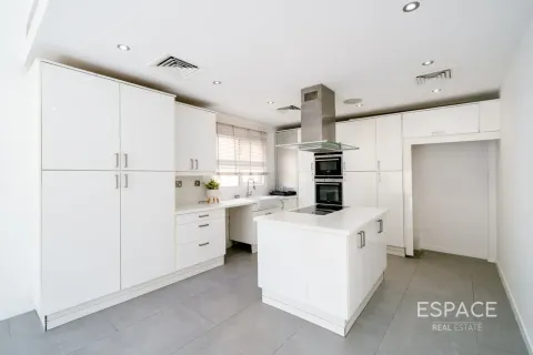 Villa à Meadows, Dubai, 5 chambres, 391 m², № 122622 - photo 7