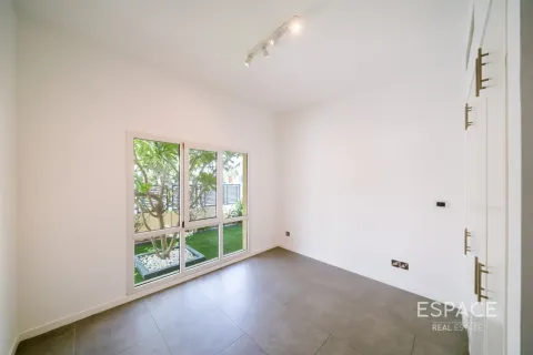 Villa à Meadows, Dubai, 5 chambres, 391 m², № 122622 - photo 9