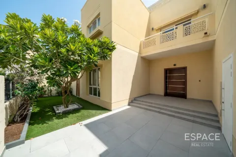 Villa à Meadows, Dubai, 5 chambres, 391 m², № 122622 - photo 2