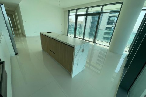Apartment in EMAAR Beachfront, Dubai Harbour, Dubai 3 bedrooms, 180 sq.m. № 38282 - photo 17