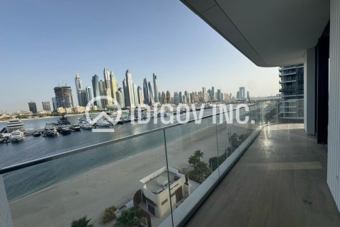 Снять в аренду квартиру в EMAAR Beachfront, Dubai Harbour, Дубай: 3 спальни, 178м², № 38286 - фото 1
