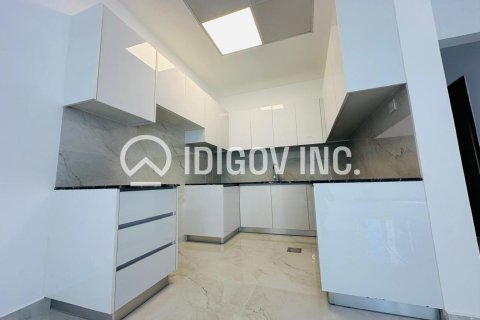 Снять в аренду виллу в District 10, Джумейра Вилладж Серкл, Дубай: 5 спален, 143м², № 38281 - фото 5