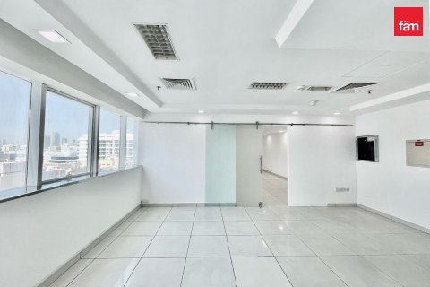 Снять в аренду офис в Аль-Барше, Дубай: 91м², № 96308 - фото 2