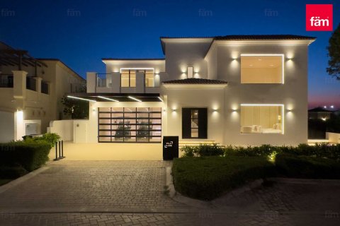 Villa à Dubai, 5 chambres, 871.1 m², № 13082 - photo 2