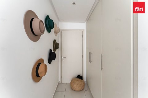 Apartment in Dubai 2 bedrooms, 144.3 sq.m. № 13073 - photo 12