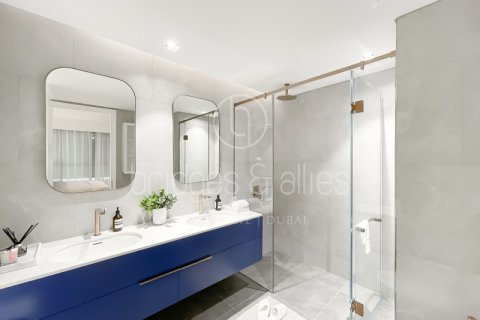 Apartamento en Dubai, 2 dormitorios, 131.9 m², № 77249 - foto 16