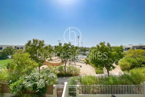 Villa en Dubai Hills Estate, Dubai, 4 dormitorios, 201.5 m², № 77255 - foto 1