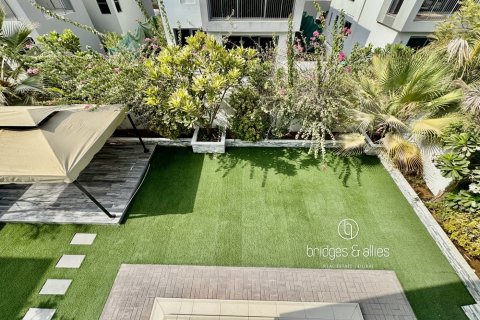 Villa en Dubai Hills Estate, Dubai, 3 dormitorios, 399.7 m², № 77254 - foto 2