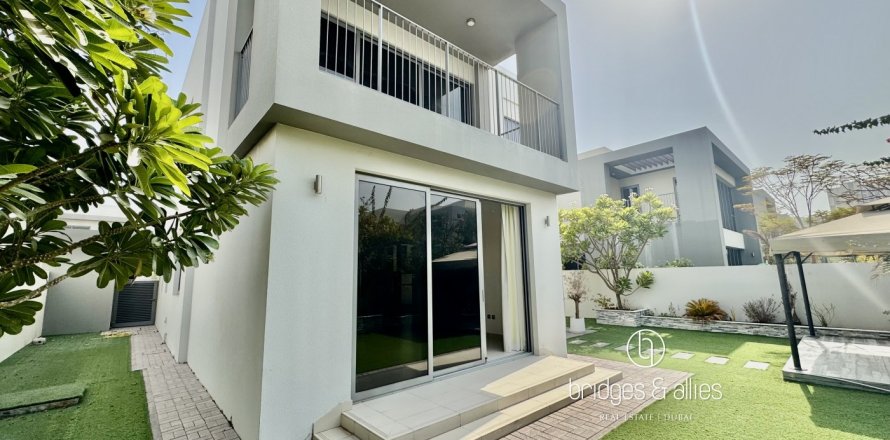 Villa en Dubai Hills Estate, Dubai, 3 dormitorios, 399.7 m², № 77254