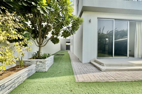 Villa en Dubai Hills Estate, Dubai, 3 dormitorios, 399.7 m², № 77254 - foto 6