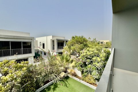 Villa en Dubai Hills Estate, Dubai, 3 dormitorios, 399.7 m², № 77254 - foto 3