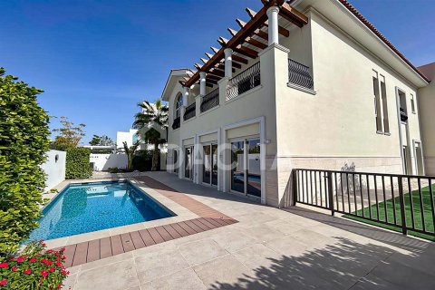 Villa en Dubai, 5 dormitorios, 702.4 m², № 7059 - foto 1