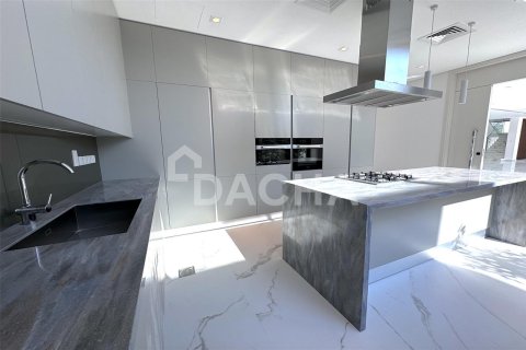 Villa in Al Barari, Dubai 6 bedrooms, 1237.8 sq.m. № 7057 - photo 7