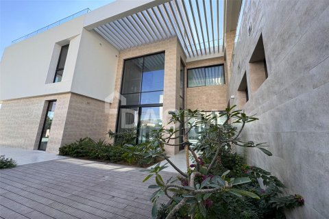 Villa in Al Barari, Dubai 6 bedrooms, 1237.8 sq.m. № 7057 - photo 1