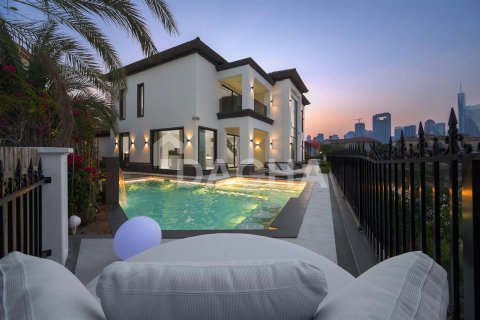 Villa en Dubai, 4 dormitorios, 492.4 m², № 7055 - foto 1