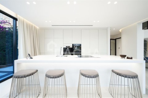 Villa en Dubai, 4 dormitorios, 492.4 m², № 7055 - foto 7