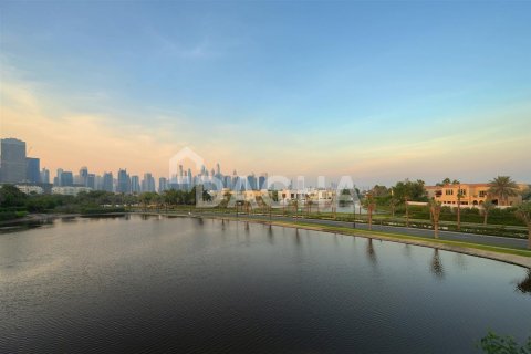 Villa en Dubai, 4 dormitorios, 492.4 m², № 7055 - foto 14