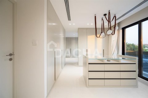 Villa en Dubai, 4 dormitorios, 492.4 m², № 7055 - foto 10