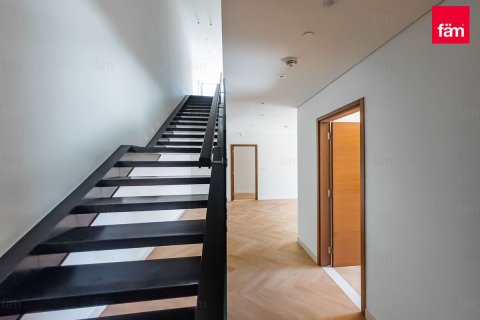 Duplex in Al Wasl, Dubai 4 bedrooms, 411.9 sq.m. № 3806 - photo 10