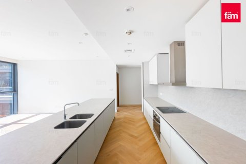 Duplex in Al Wasl, Dubai 4 bedrooms, 411.9 sq.m. № 3806 - photo 9