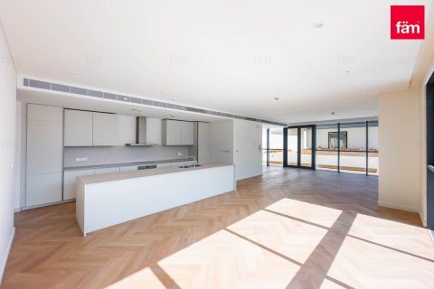 Duplex in Al Wasl, Dubai 4 bedrooms, 411.9 sq.m. № 3806 - photo 2