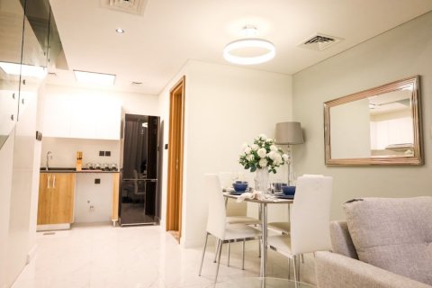 Townhouse in Rukan, Dubai 4 bedrooms, 180 sq.m. № 3808 - photo 10