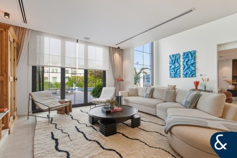 Villa in Jumeirah Islands, Dubai 5 bedrooms, 567 sq.m. № 98171 - photo 4