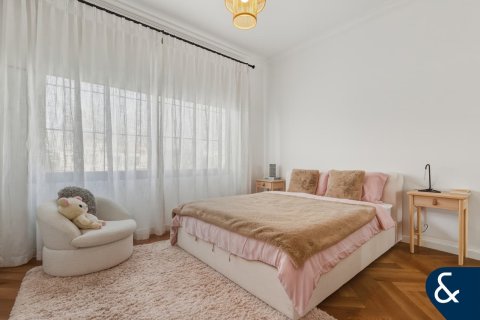 Villa in Jumeirah Islands, Dubai 5 bedrooms, 567 sq.m. № 98171 - photo 20