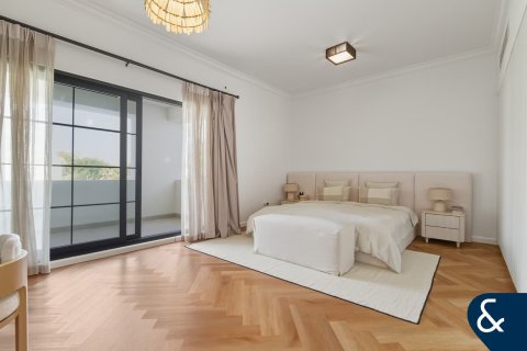 Villa in Jumeirah Islands, Dubai 5 bedrooms, 567 sq.m. № 98171 - photo 24