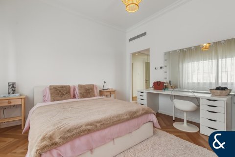 Villa in Jumeirah Islands, Dubai 5 bedrooms, 567 sq.m. № 98171 - photo 21