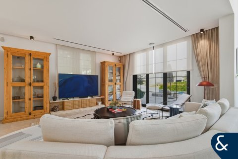 Villa in Jumeirah Islands, Dubai 5 bedrooms, 567 sq.m. № 98171 - photo 5