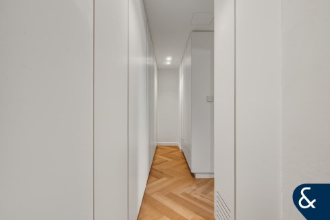 Villa in Jumeirah Islands, Dubai 5 bedrooms, 567 sq.m. № 98171 - photo 27