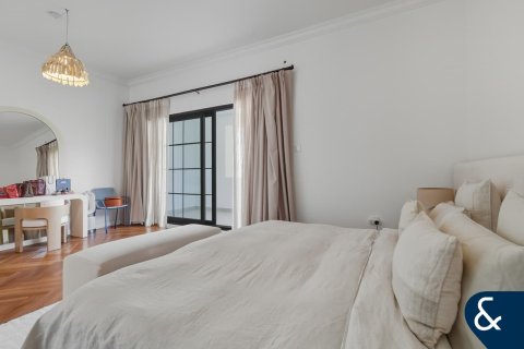 Villa in Jumeirah Islands, Dubai 5 bedrooms, 567 sq.m. № 98171 - photo 25