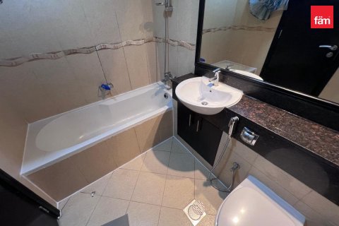 Apartment in Dubai 2 bedrooms, 98.8 sq.m. № 123250 - photo 13