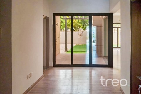 Снять в аренду таунхаус в Al Salam, Мудон, Дубай: 4 спальни, 371.15м², № 134564 - фото 12