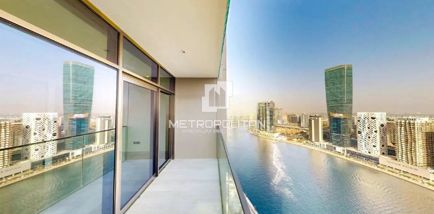 Квартира в Бизнес-Бэе, Дубай, 3 спальни, 160м², № 73064