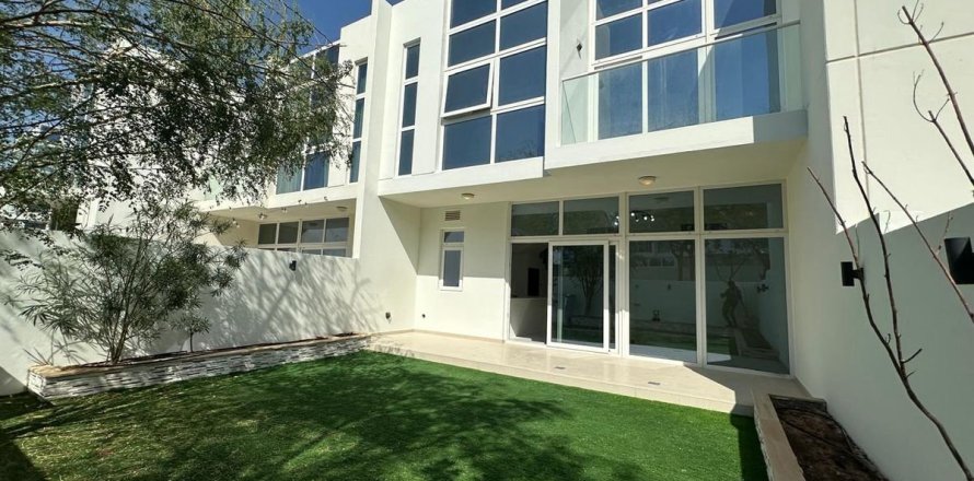 Adosado en Dubai, 4 dormitorios, 174.8 m², № 110095