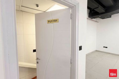 Oficina en Business Bay, Dubai, 151.4 m², № 60588 - foto 9