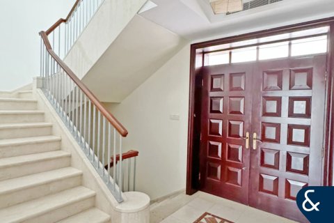 Apartment in Emaar 6 Towers, Dubai Marina, Dubai 3 bedrooms, 408 sq.m. № 76372 - photo 8