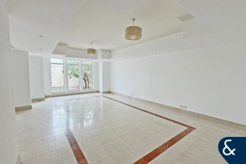 Apartment in Emaar 6 Towers, Dubai Marina, Dubai 3 bedrooms, 408 sq.m. № 76372 - photo 3