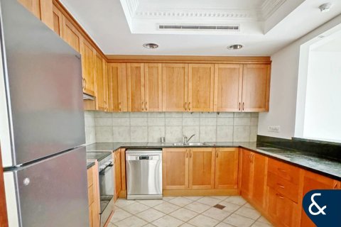 Apartment in Emaar 6 Towers, Dubai Marina, Dubai 3 bedrooms, 408 sq.m. № 76372 - photo 6