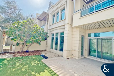 Apartment in Emaar 6 Towers, Dubai Marina, Dubai 3 bedrooms, 408 sq.m. № 76372 - photo 19