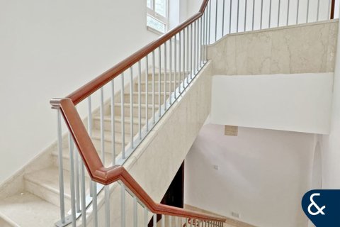 Apartment in Emaar 6 Towers, Dubai Marina, Dubai 3 bedrooms, 408 sq.m. № 76372 - photo 9