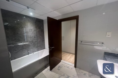 Apartment in Al Habtoor City, Business Bay, Dubai 2 bedrooms, 127 sq.m. № 76373 - photo 8