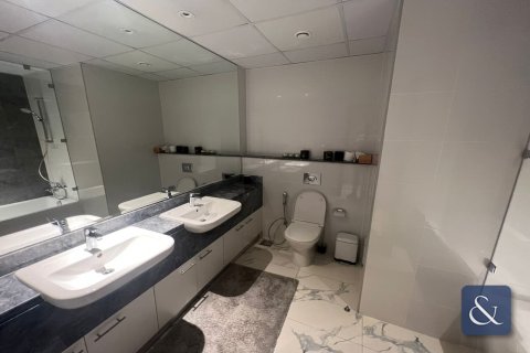 Apartment in Al Habtoor City, Business Bay, Dubai 2 bedrooms, 127 sq.m. № 76373 - photo 17