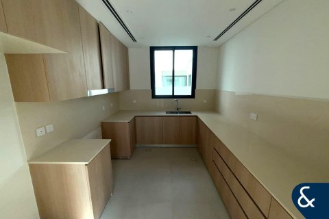 Снять в аренду виллу в Arabian Ranches 3, Дубай: 4 спальни, 459м², № 76370 - фото 6