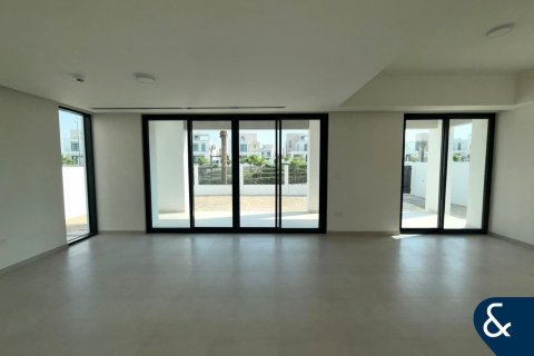 Снять в аренду виллу в Arabian Ranches 3, Дубай: 4 спальни, 459м², № 76370 - фото 3